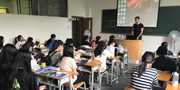 不想讓孩子高考“一考定終身”？有一種留學(xué)方式，很多家長最近才知道